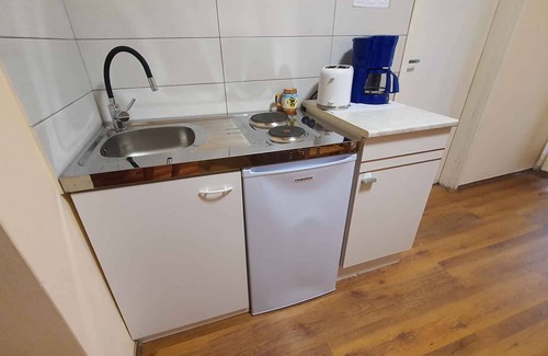 Keszthely House | Holiday home with terrace, large garden and internet