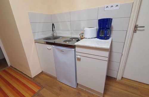 Keszthely House | Holiday home with terrace, large garden and internet