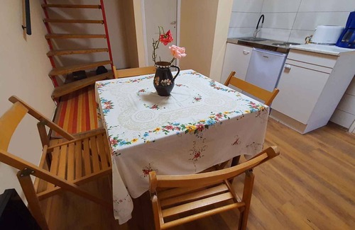 Keszthely House | Holiday home with terrace, large garden and internet