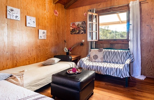 Paliki House | Holiday Home 'Wooden House' with Mountain View & Garden