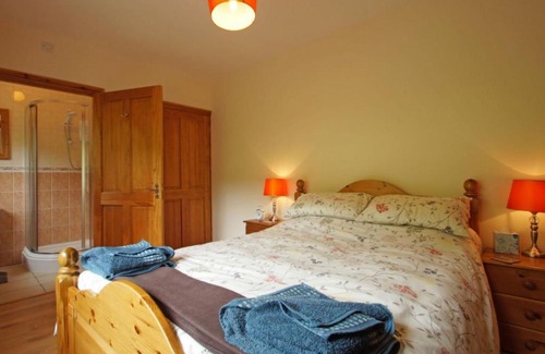 Cwrt House | Holiday Home Y Gliced by Interhome