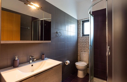Adelianos Kampos House | Holiday house Adele for 1 - 11 persons with 6 bedrooms - Holiday home