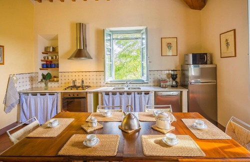 Chiusi House | Holiday house Chiusi for 1 - 9 persons with 3 bedrooms - Holiday home