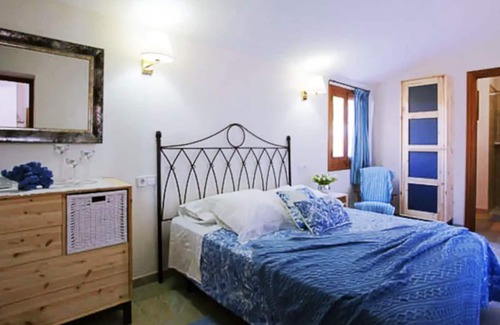 Maria de la Salut House | Holiday house for 6 people with private pool, only 10 minutes to the beach