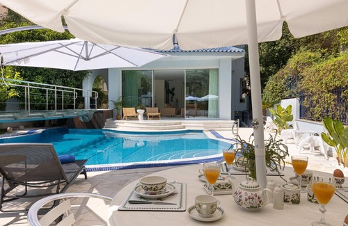Glyfada House | Holiday house Glyfada for 1 - 14 persons with 7 bedrooms - Twin house