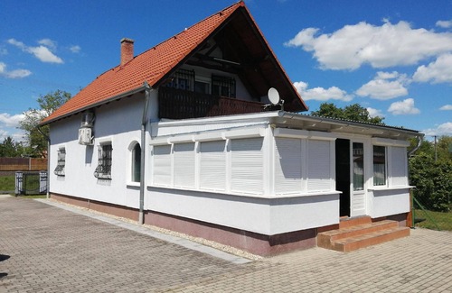 Balatonmariafurdo House | Holiday house Balatonmáriafürdõ for 1 - 6 persons with 3 bedrooms - Holiday home