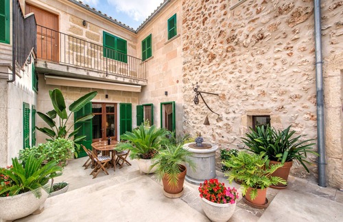 Pina House | HOLIDAY HOUSE IN THE TRANQUIL PUEBLO DE PINA