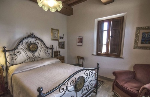 Torrita di Siena House | Holiday house Torrita di Siena for 1 - 11 persons with 6 bedrooms - Holiday home