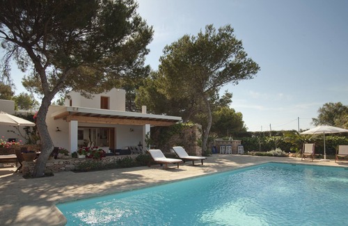 La Savina House | holiday house next to Illetes beach