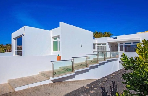 Puerto Calero House | Holiday house Puerto Calero for 1 - 12 persons with 6 bedrooms - Holiday house