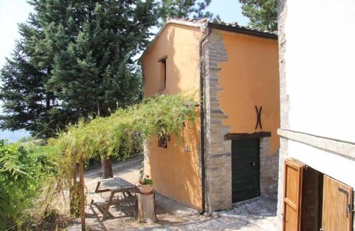 Urbino Cottage | Holiday house Urbino for 1 - 8 persons with 3 bedrooms - Holiday home