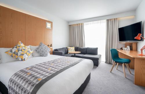 Bournemouth City Centre Hotel | Holiday Inn Bournemouth by IHG