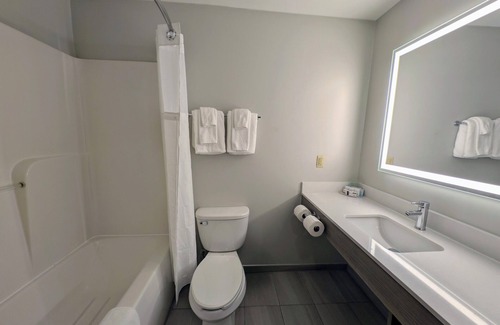 Carbondale Hotel | Holiday Inn Carbondale-Conference Center by IHG