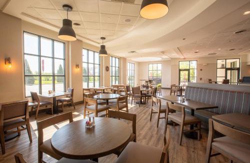 West Chester Hotel | Holiday Inn - Cincinnati - Liberty Way by IHG