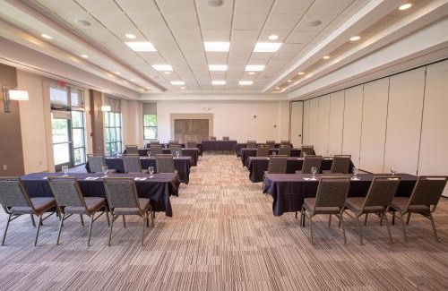West Chester Hotel | Holiday Inn - Cincinnati - Liberty Way by IHG