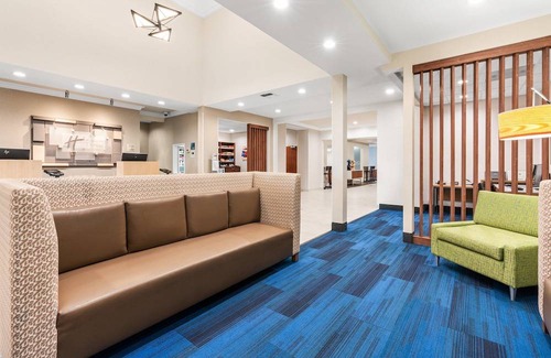 Altamont Hotel | Holiday Inn Express Hotel & Suites Klamath Falls Central, an IHG Hotel