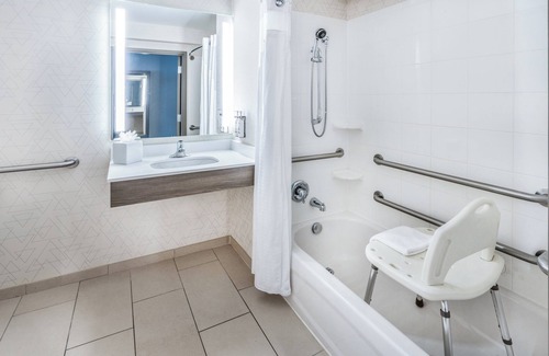 Colorado Springs Hotel | Holiday Inn Express & Suites Colorado Springs First & Main by IHG