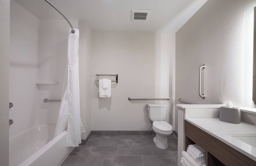Hoffman Estates Hotel | Holiday Inn Express & Suites Chicago - Hoffman Estates by IHG