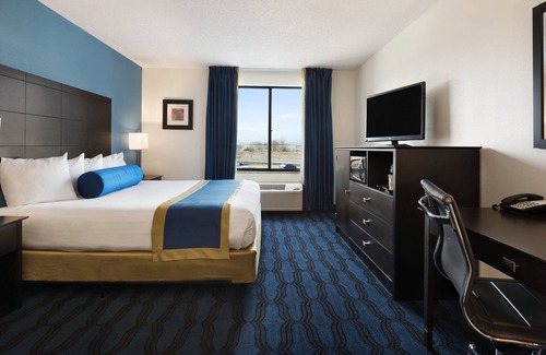 Maryland Heights Hotel | Holiday Inn Express St. Louis Arpt - Maryland Hgts, an IHG Hotel