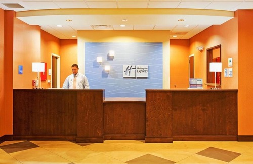 Roanoke Hotel | Holiday Inn Express and Suites Forth Worth North - Northlake