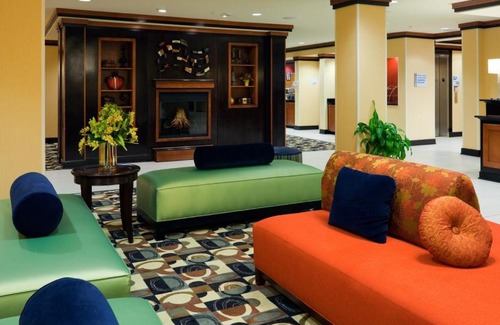 Roanoke Hotel | Holiday Inn Express and Suites Forth Worth North - Northlake