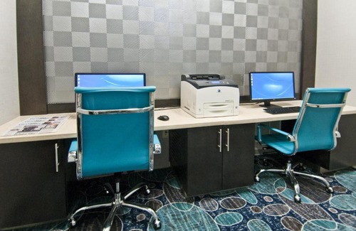 Roanoke Hotel | Holiday Inn Express and Suites Forth Worth North - Northlake
