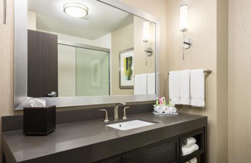 Norman Hotel | Holiday Inn Express and Suites Norman by IHG