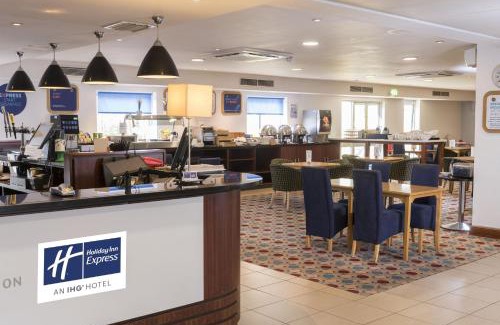 Birmingham Hotel | Holiday Inn Express Birmingham Star City by IHG