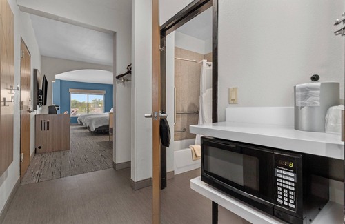 Crockett Hotel | Holiday Inn Express Crockett by IHG