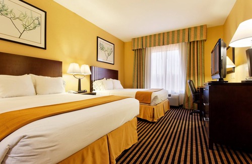 Crockett Hotel | Holiday Inn Express Crockett by IHG