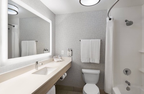 Fort Bragg Hotel | Holiday Inn Express Ft Bragg by IHG