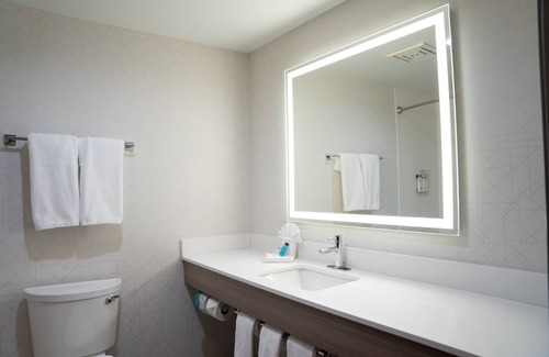 Cheyney Hotel | Holiday Inn Express Hotel & Suites West Chester by IHG