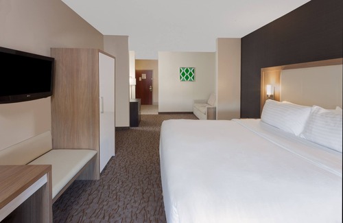 Brookville Hotel | Holiday Inn Express Hotel & Suites Dayton West - Brookville by IHG