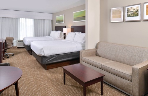 Milton Hotel | Holiday Inn Express Hotel & Suites Lafayette by IHG