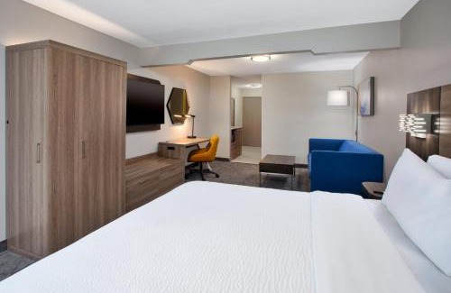 Wauseon Hotel | Holiday Inn Express Hotel & Suites Wauseon by IHG