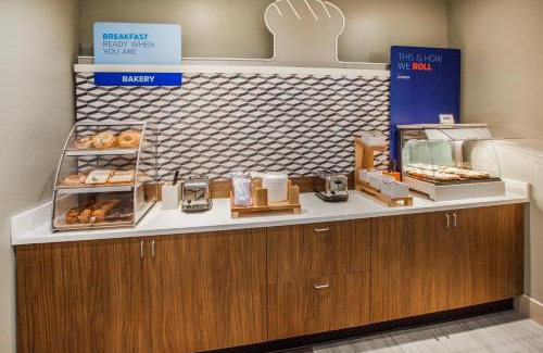 Murray Hotel | Holiday Inn Express Hotel & Suites Murray by IHG