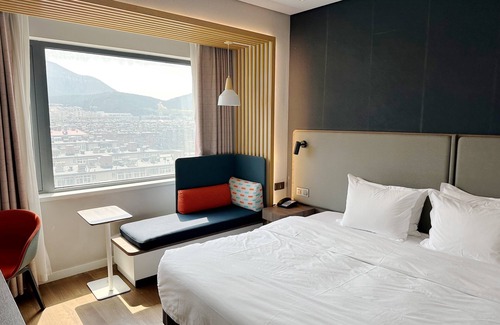 Lixia District Hotel | Holiday Inn Express Jinan Jingshi by IHG