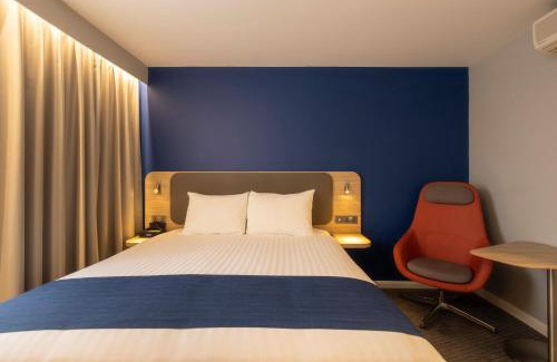 Poole Hotel | Holiday Inn Express Poole by IHG
