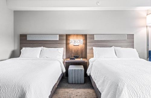 Deepwater Hotel | Holiday Inn Express & Suites Carneys Point - Pennsville by IHG