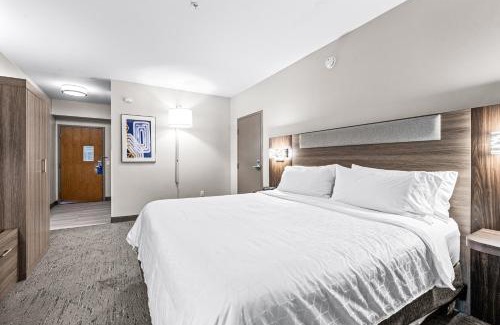 Deepwater Hotel | Holiday Inn Express & Suites Carneys Point - Pennsville by IHG