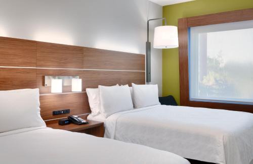 Gainesville Hotel | Holiday Inn Express & Suites - Gainesville I-75 by IHG