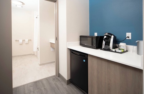Indianapolis Hotel | HOLIDAY INN EXPRESS & SUITES INDIANAPOLIS - EAST by IHG