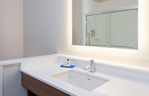 Moses Lake Hotel | Holiday Inn Express & Suites Moses Lake by IHG