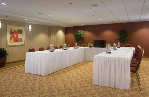 Ruckersville Hotel | Holiday Inn Express & Suites Charlottesville - Ruckersville by IHG