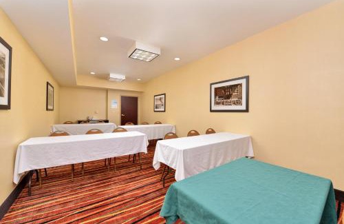 Sunset Valley Hotel | Holiday Inn Express & Suites Austin SW - Sunset Valley, and IHG Hotel