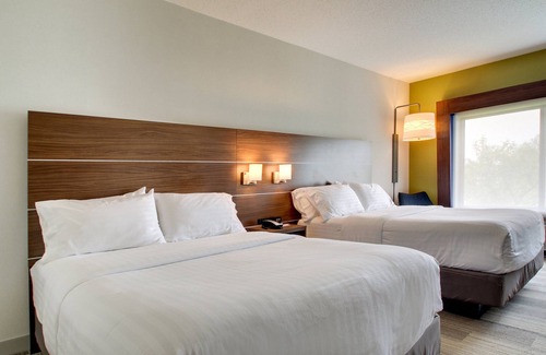 Aurora Hotel | Holiday Inn Express & Suites Aurora - Naperville by IHG