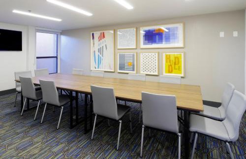 Tempe Hotel | Holiday Inn Express & Suites Phoenix - Tempe by IHG