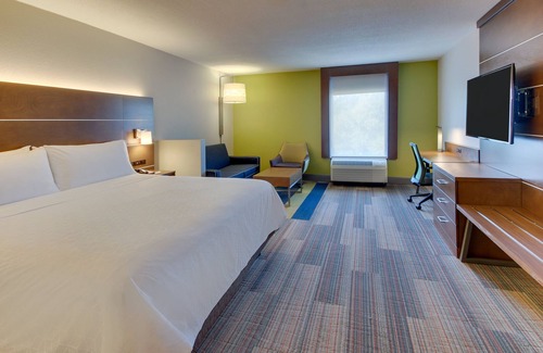 Sandy Springs Hotel | Holiday Inn Express & Suites Atlanta N-Perimeter Mall Area by IHG