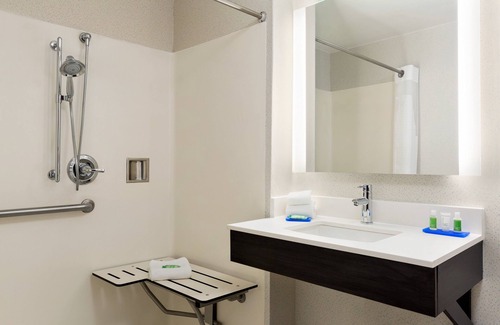 Shawnee Hotel | Holiday Inn Express & Suites Shawnee by IHG