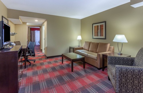 Bowling Green Hotel | Holiday Inn Express Hotel & Suites Bowling Green by IHG